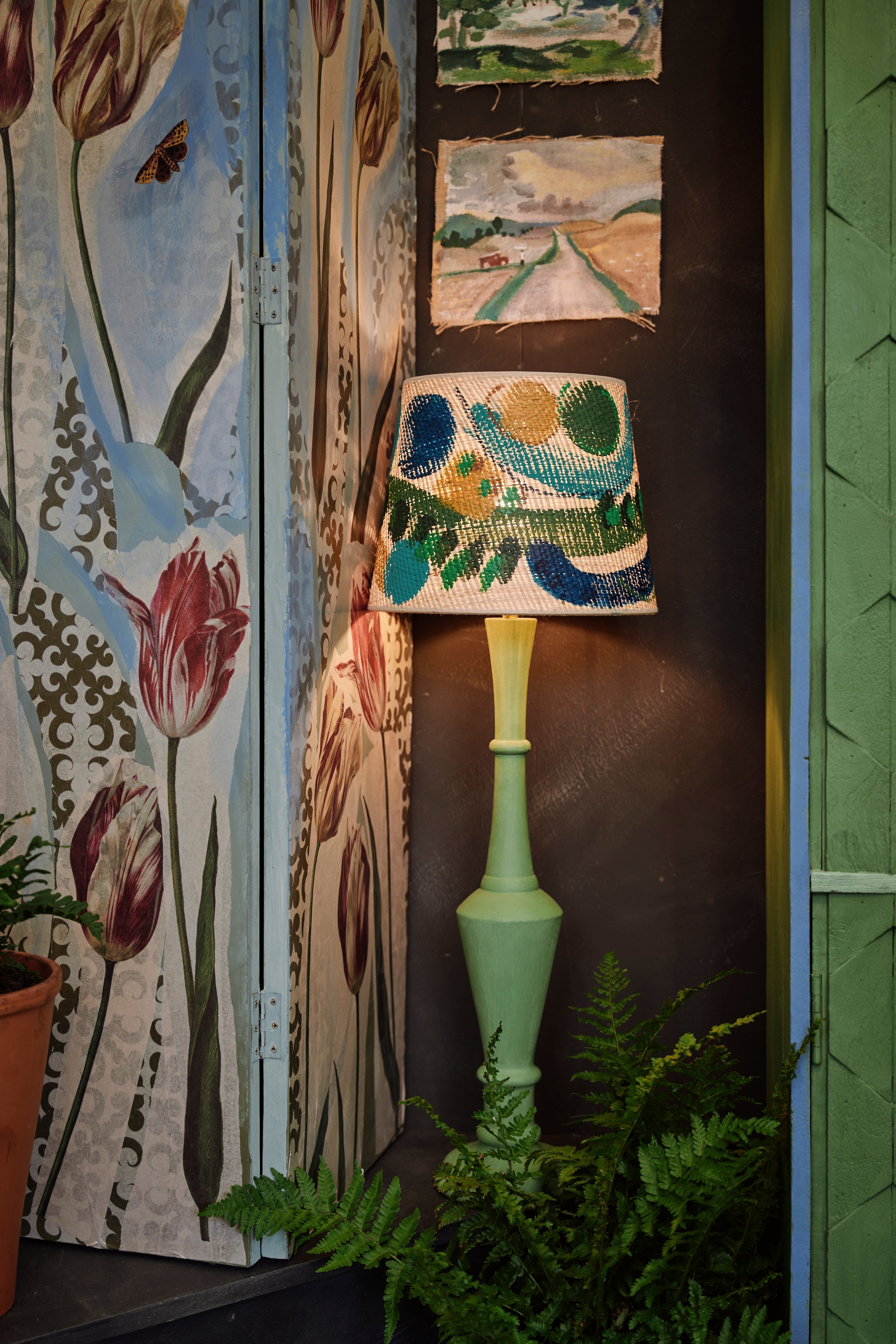 Cream Card or Raffia? Choosing the Surface for Your Painted Shade