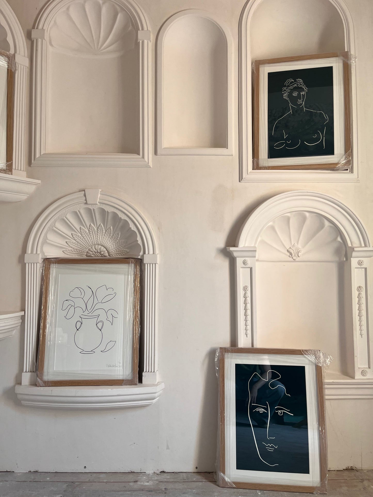 Venus de Milo Oak Framed Glicée Print