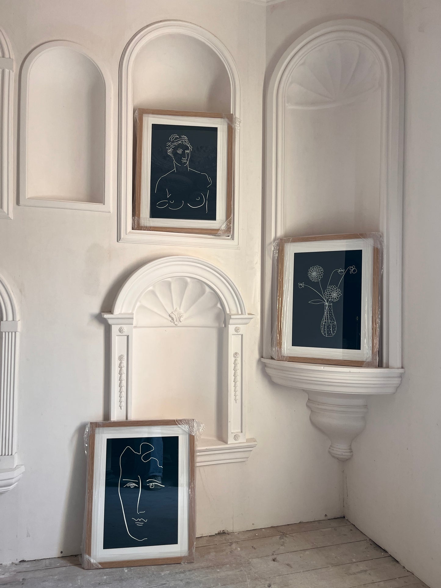 Venus de Milo Oak Framed Glicée Print